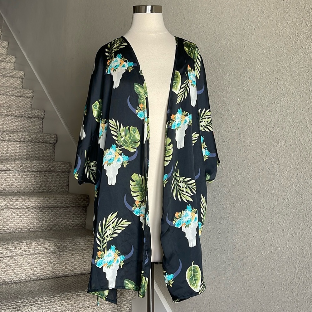 Berry N Cream OS Southwestern Print Short Sleeved Open Front Kimono